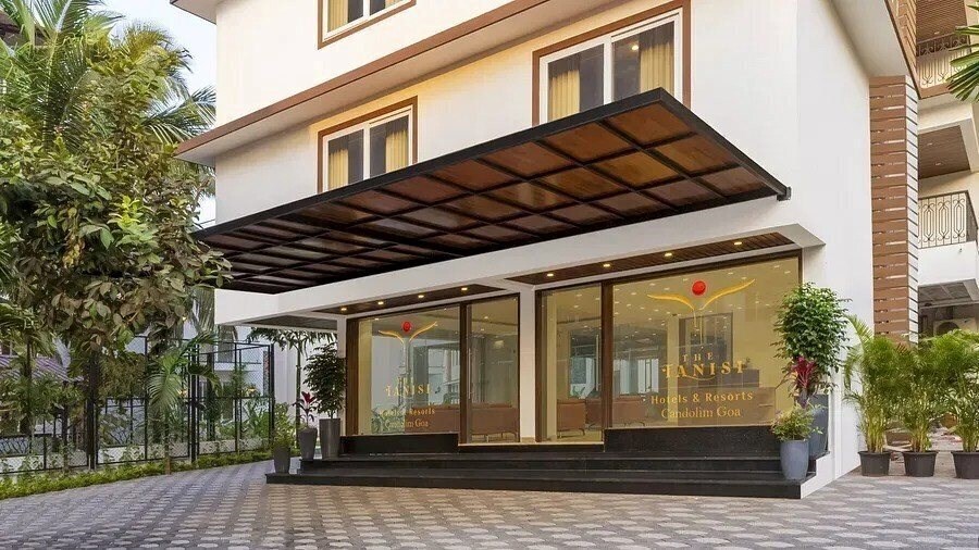 Отель The Tanisi 5*